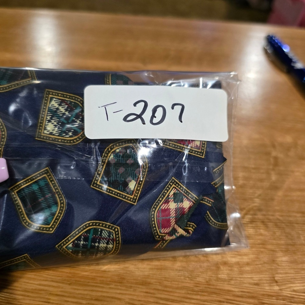 VTG Tommy Hilfiger Silk Tie Navy Blue Plaid Crest Shield 90s Y2K Made in USA - Picture 6 of 6